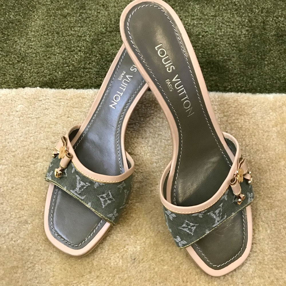 ❌SOLD❌Authentic Louis Vuitton denim kitten heels - Picture 1 of 8